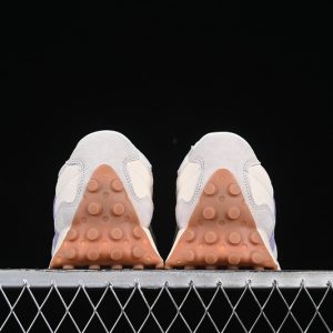 New Balance 230