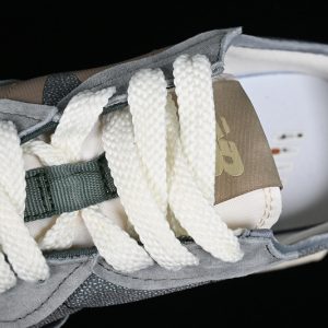 New Balance 230