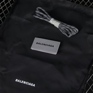 Balenciaga Vg Balenciaga Triple S 3.0 Sneakers