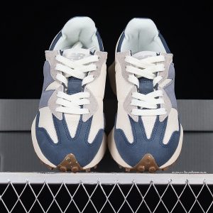 New Balance 230