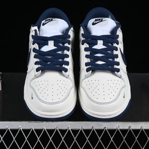 Nike Supreme SB Dunk Low