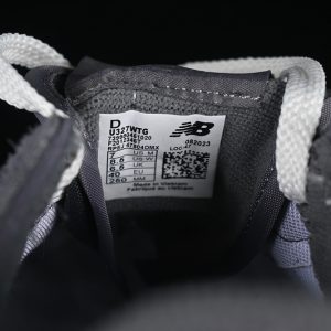 New Balance 230