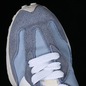 New Balance 230