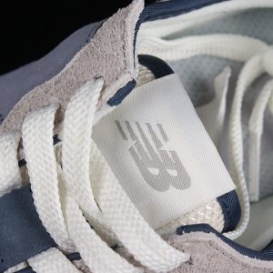 New Balance 230