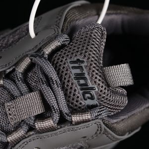 Balenciaga Vg Balenciaga Triple S 3.0 Sneakers