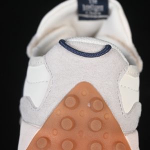 New Balance 230