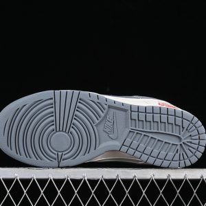 Nike SB Dunk Low Supreme