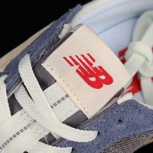 New Balance 230