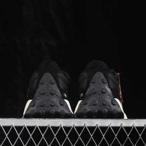 New Balance 230