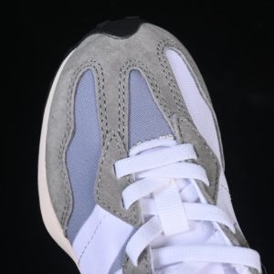 New Balance 230