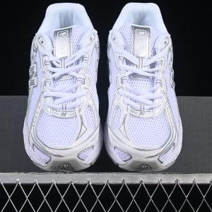 New Balance 740