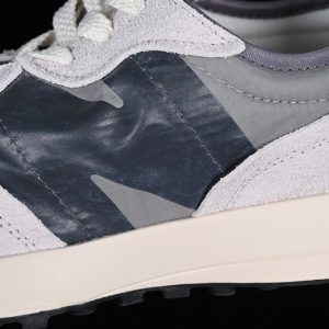 New Balance 230