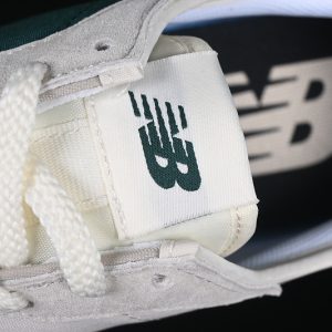 New Balance 230