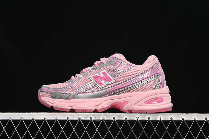 New Balance 740