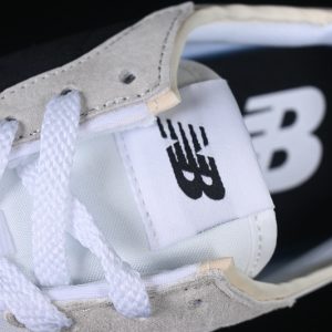 New Balance 230
