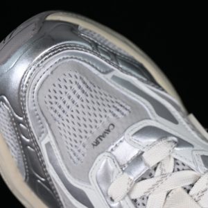 Saucony