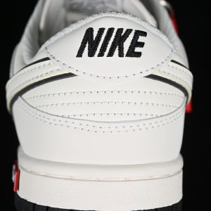 Nike SB Dunk Low Supreme
