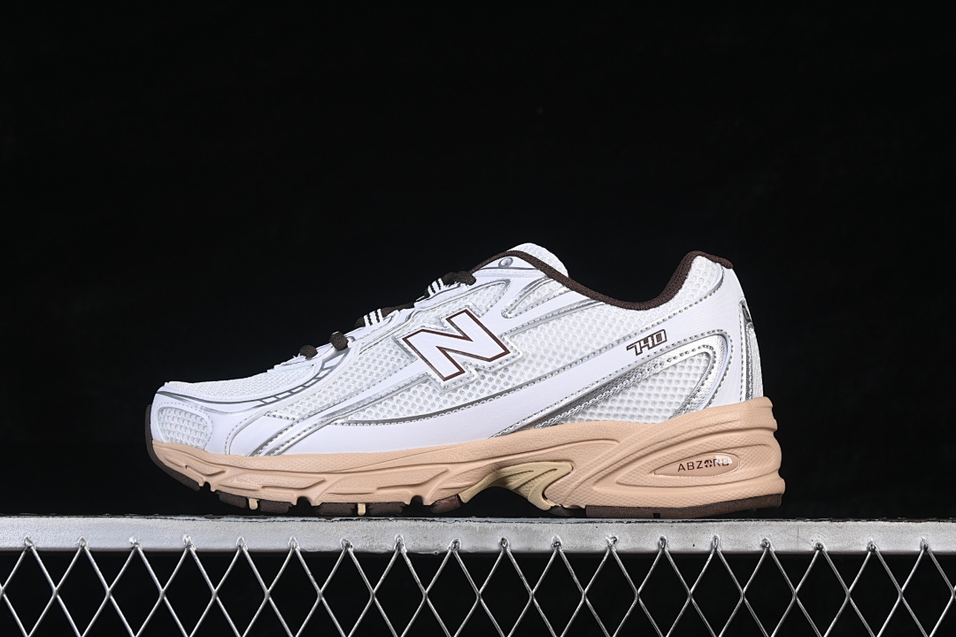 New Balance 740