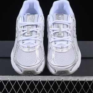 New Balance 740
