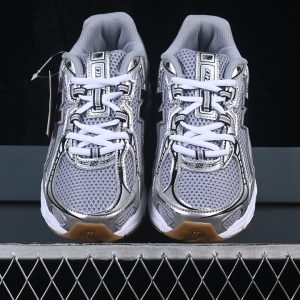 New Balance 740