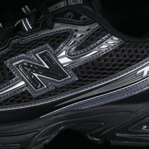 New Balance 740