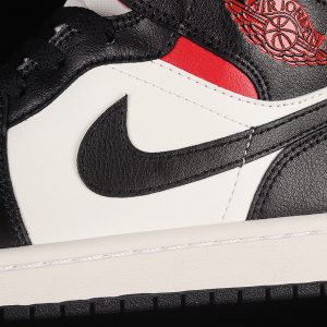 Nike Jordan 1 Mid
