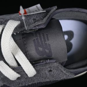 New Balance 230