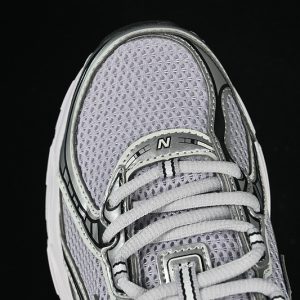 New Balance 740