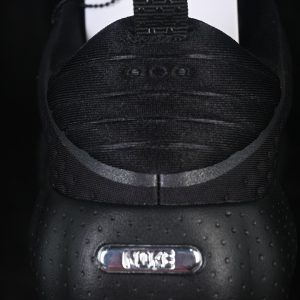 Nike Mind 002