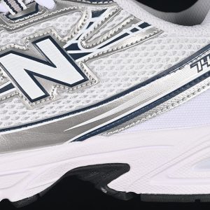New Balance 740