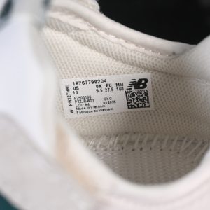 New Balance 230