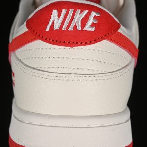 Nike SB Dunk Low Supreme
