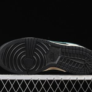 Nike SB Dunk Low