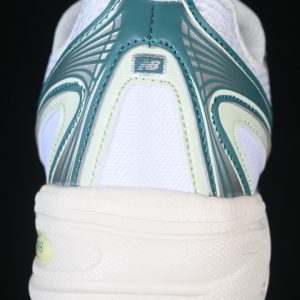 New Balance 740