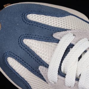 New Balance 230