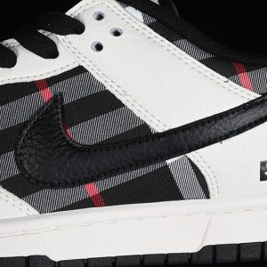 Nike SB Dunk Low Supreme