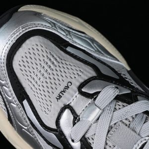 Saucony