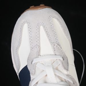 New Balance 230