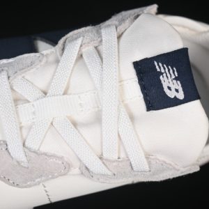 New Balance 230