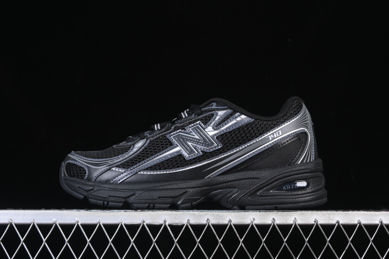New Balance 740
