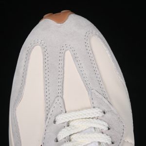 New Balance 230
