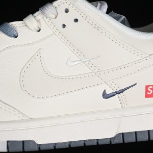 Nike SB Dunk Low Supreme