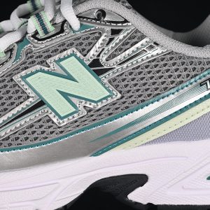 New Balance 740