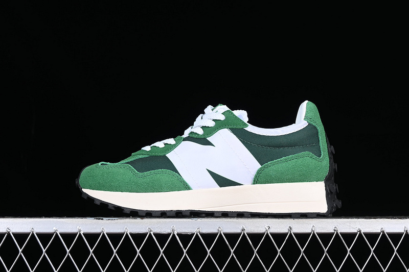 New Balance 230