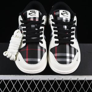Nike SB Dunk Low Supreme