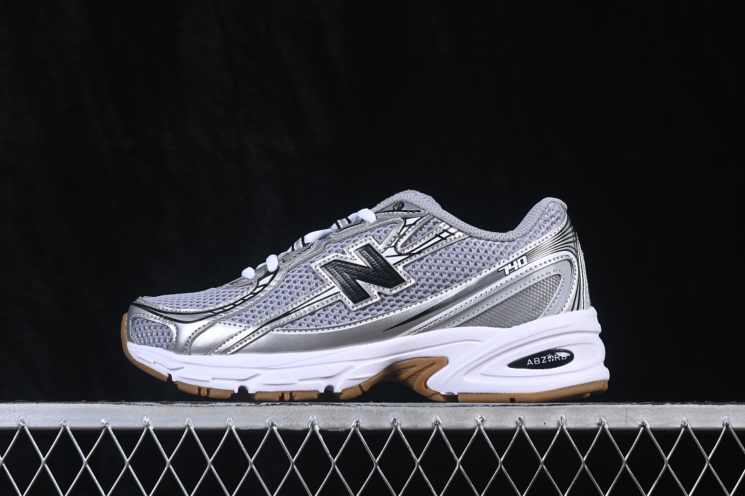 New Balance 740