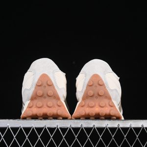 New Balance 230