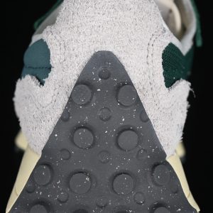 New Balance 230