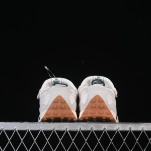 New Balance 230