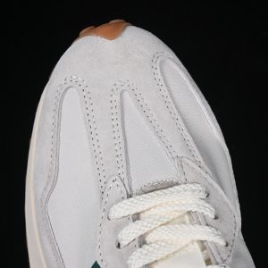 New Balance 230
